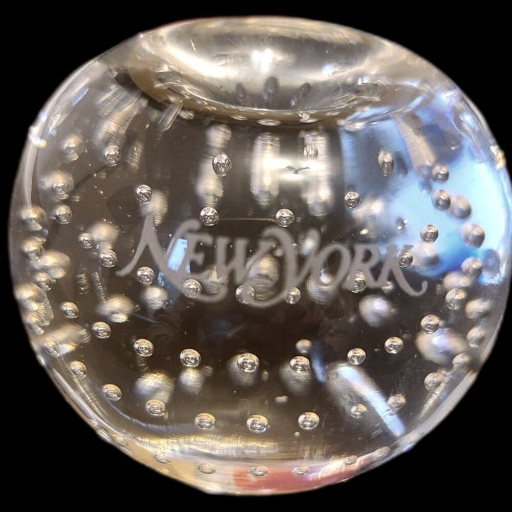 New York Frosted Etched Signature Souvenir Clear Glass Paperweight Apple